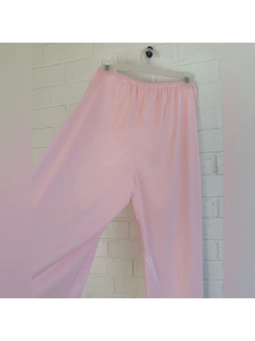 Vanity Fair Pink Pajama Pants. Size Medium. Excellent condition.